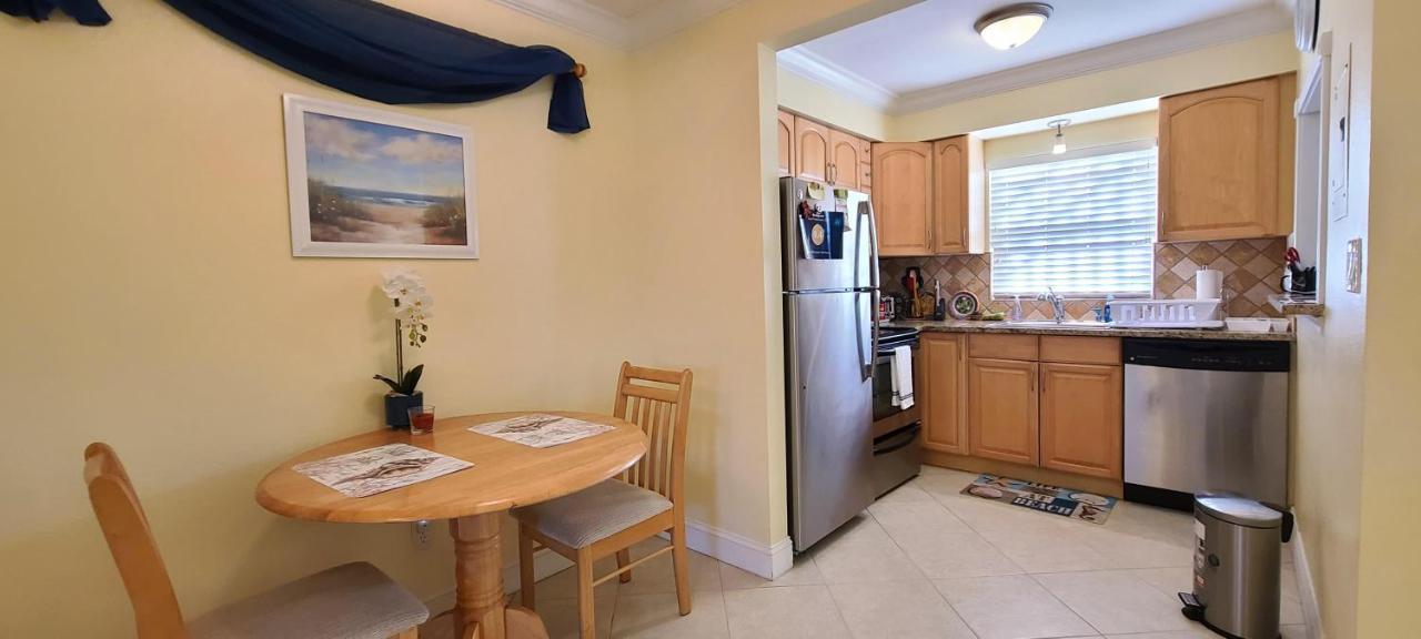 Beach Vacation Get-Away Appartamento St. Pete Beach Esterno foto