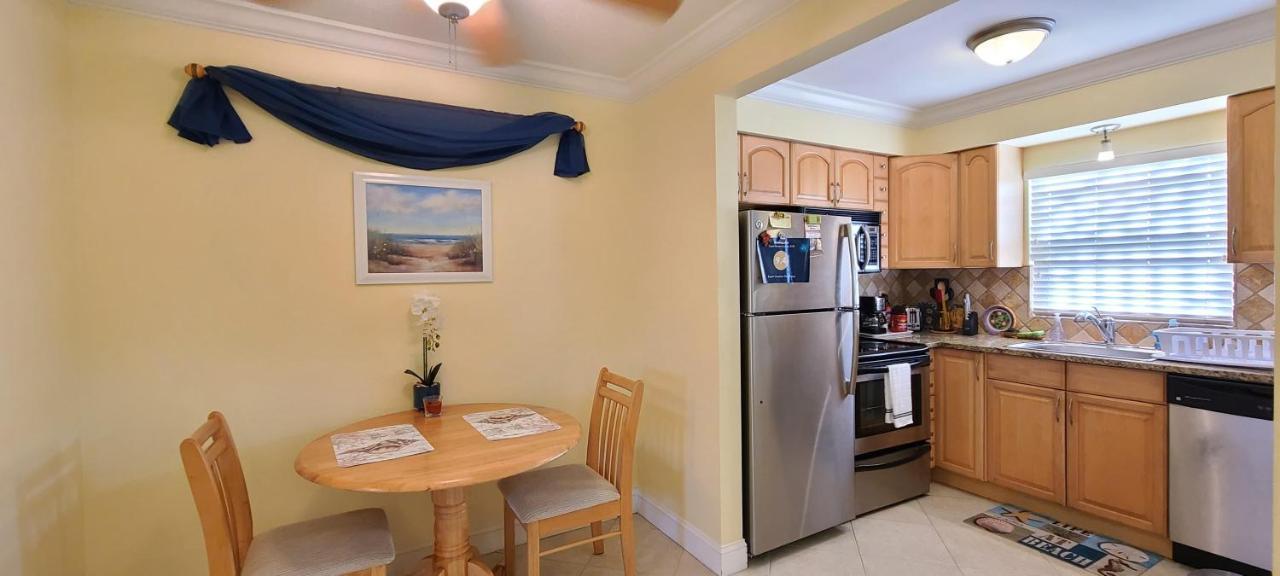 Beach Vacation Get-Away Appartamento St. Pete Beach Esterno foto