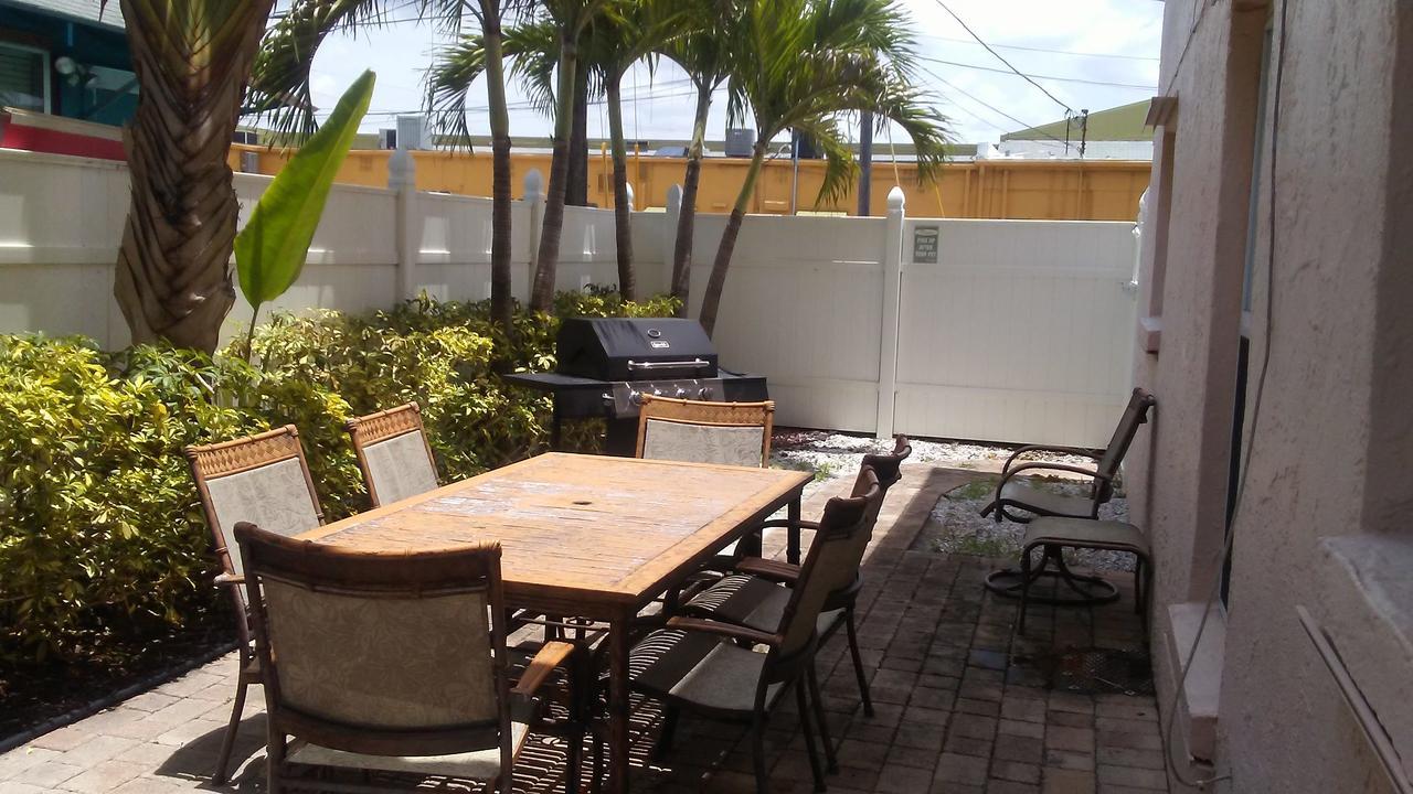 Beach Vacation Get-Away Appartamento St. Pete Beach Esterno foto